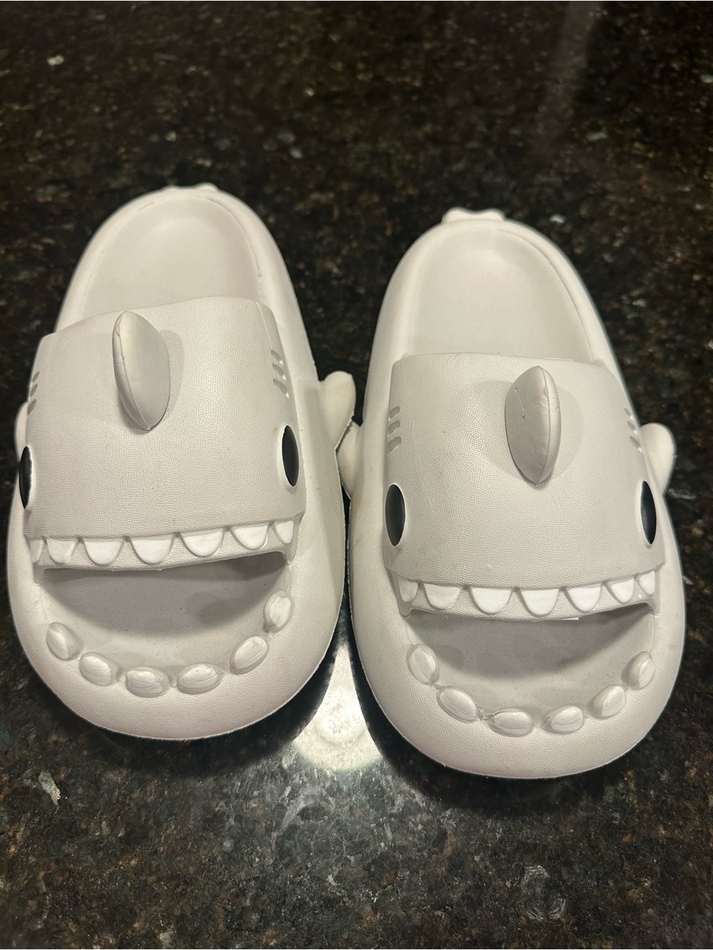 Shark Slides Boys 6-6.5